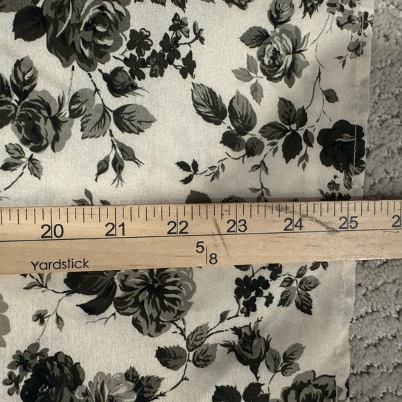 Tuckernuck Antique Roses Ruffle Collared Blouse Size Small NWT - Picture 8 of 11